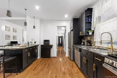 2516 Glebe Avenue, Bronx, NY 10461 - Photo 13