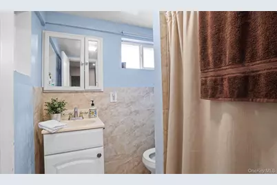 139 5th Avenue, Bay Shore, NY 11706 - Photo 17