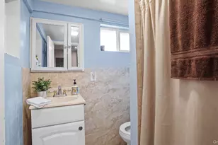 139 5th Ave, Bay Shore, NY 11706 - Photo 17