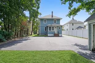 139 5th Ave, Bay Shore, NY 11706 - Photo 21