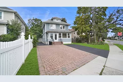 139 5th Avenue, Bay Shore, NY 11706 - Photo 1