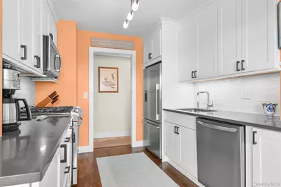 2 Washington Square #5G, Larchmont, NY 10538 - Photo 11