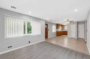 407 W Main St, Babylon, NY 11702 - Photo 15