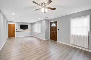 407 W Main St, Babylon, NY 11702 - Photo 11