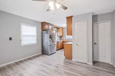 407 W Main Street, Babylon, NY 11702 - Photo 17