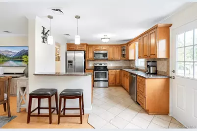 18 Hillcrest Road, Rocky Point, NY 11778 - Photo 7