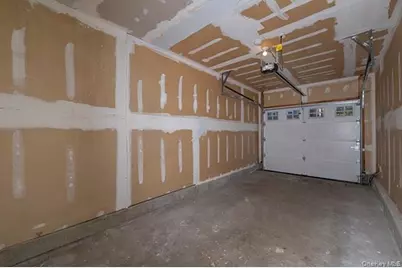 5000 Townhouse Drive #3205, Coram, NY 11727 - Photo 15