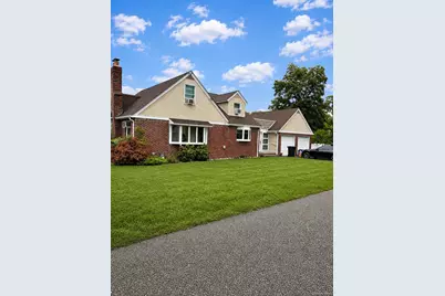 49 Seafield Lane, Bay Shore, NY 11706 - Photo 1