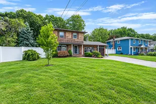 87 Wexford Dr, Oakdale, NY 11769 - Photo 3