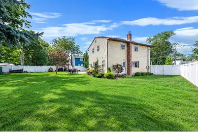 87 Wexford Drive, Oakdale, NY 11769 - Photo 41