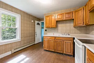 2070 Hamblyn St, Yorktown Heights, NY 10598 - Photo 11