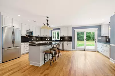 65 E Rogues Path, Huntington, NY 11746 - Photo 9