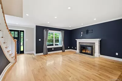 65 E Rogues Path, Huntington, NY 11746 - Photo 7