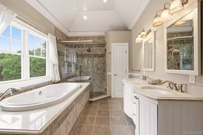 65 E Rogues Path, Huntington, NY 11746 - Photo 27