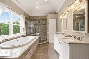 65 E Rogues Path, Huntington, NY 11746 - Photo 27