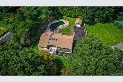 40 Lakeside Drive, Centerport, NY 11721 - Photo 13