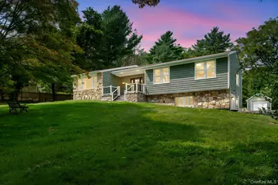 40 Lakeside Drive, Centerport, NY 11721 - Photo 3