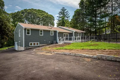 40 Lakeside Drive, Centerport, NY 11721 - Photo 7