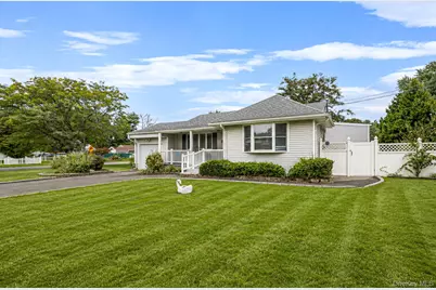 12 Robin Lane, Brentwood, NY 11717 - Photo 3