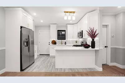128 E 238th Street, Bronx, NY 10470 - Photo 5