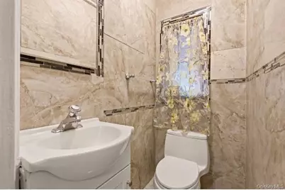 902 E 232nd Street, Bronx, NY 10466 - Photo 11