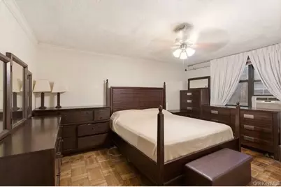 902 E 232nd Street, Bronx, NY 10466 - Photo 13
