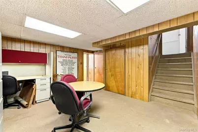 185 Crocus Avenue, Floral Park, NY 11001 - Photo 21