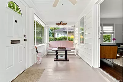 185 Crocus Avenue, Floral Park, NY 11001 - Photo 3