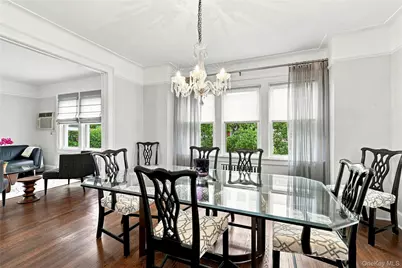 185 Crocus Avenue, Floral Park, NY 11001 - Photo 9