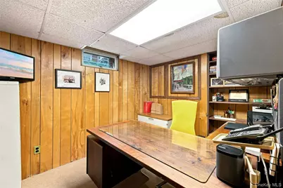185 Crocus Avenue, Floral Park, NY 11001 - Photo 23