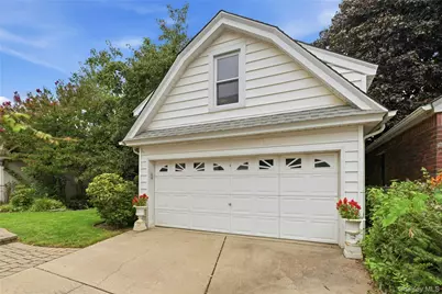 185 Crocus Avenue, Floral Park, NY 11001 - Photo 31
