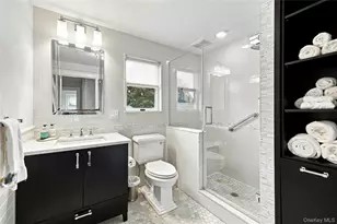 185 Crocus Ave, Floral Park, NY 11001 - Photo 19