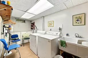 185 Crocus Ave, Floral Park, NY 11001 - Photo 27