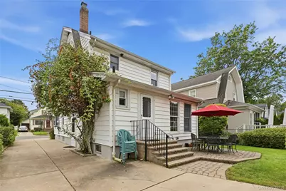 185 Crocus Avenue, Floral Park, NY 11001 - Photo 29