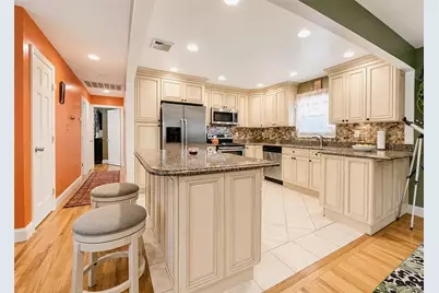 1028 Union Boulevard, Bay Shore, NY 11706 - Photo 7