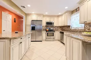 1028 Union Blvd, Bay Shore, NY 11706 - Photo 5