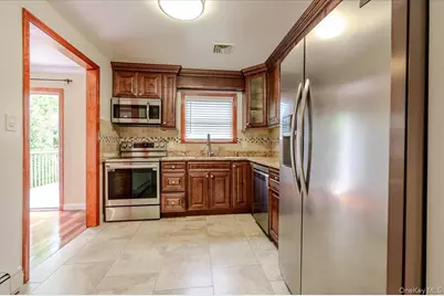2664 Grayson Drive, East Meadow, NY 11554 - Photo 9
