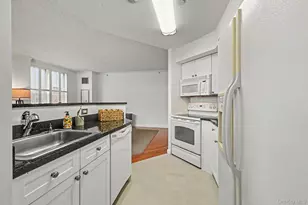 300 Mamaroneck Ave, White Plains, NY 10605 - Photo 17