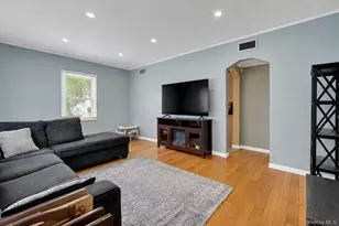 292 Roosevelt Ave, Freeport, NY 11520 - Photo 9