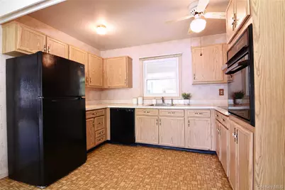 7 Tinder Lane, Lake Grove, NY 11755 - Photo 11