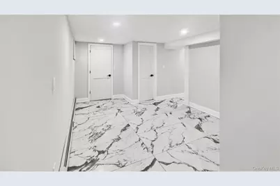 1180 Woodfield Road, Rockville Centre, NY 11570 - Photo 49