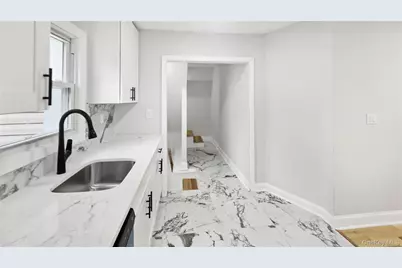 1180 Woodfield Road, Rockville Centre, NY 11570 - Photo 35