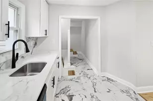 1180 Woodfield Rd, Rockville Centre, NY 11570 - Photo 35