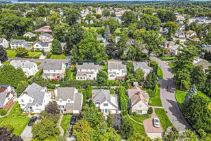 7 Highmeadow Rd, Manhasset, NY 11030 - Photo 33