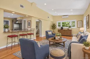 7 Highmeadow Rd, Manhasset, NY 11030 - Photo 9