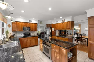 10 Redbridge Ct, East Setauket, NY 11733 - Photo 15