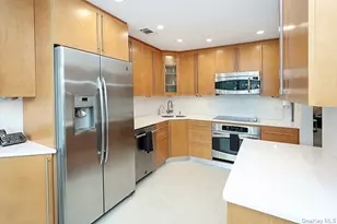 11 Stanford Ct, Wantagh, NY 11793 - Photo 5