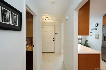 11 Stanford Court #B, Wantagh, NY 11793 - Photo 3