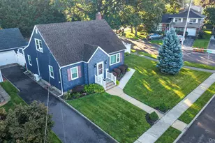 2297 Girard Pl, Merrick, NY 11566 - Photo 31
