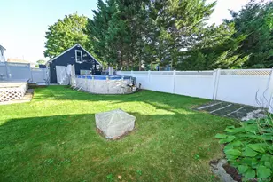 2297 Girard Pl, Merrick, NY 11566 - Photo 25